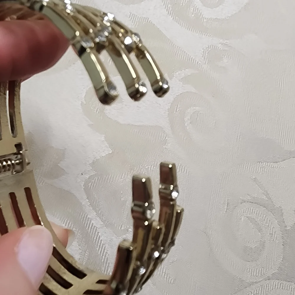 VINTAGE 80S GOLD TONE RHINESTONE HINGED CUFF BRACELET STATEMENT ARCHITECTURAL - Picture 3 of 12